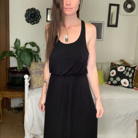 💛 Black Lush Razor Back Maxi Dress - Picture 2 of 9